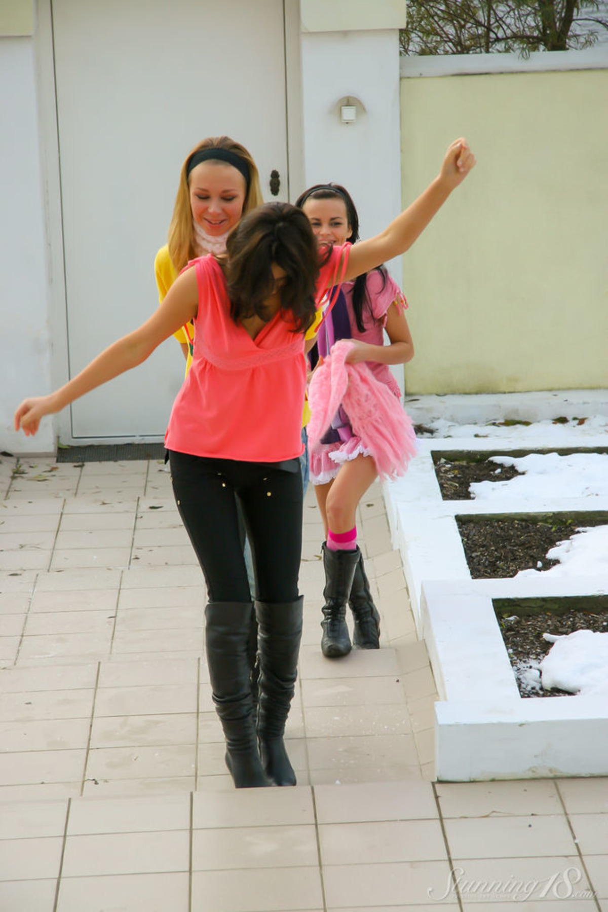 Brigitta F, Kenia H & Samantha I - picture 02