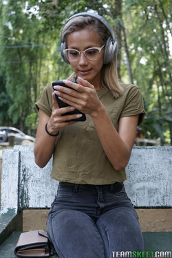 Veronica Leal - World Renowned Slut - pics 01