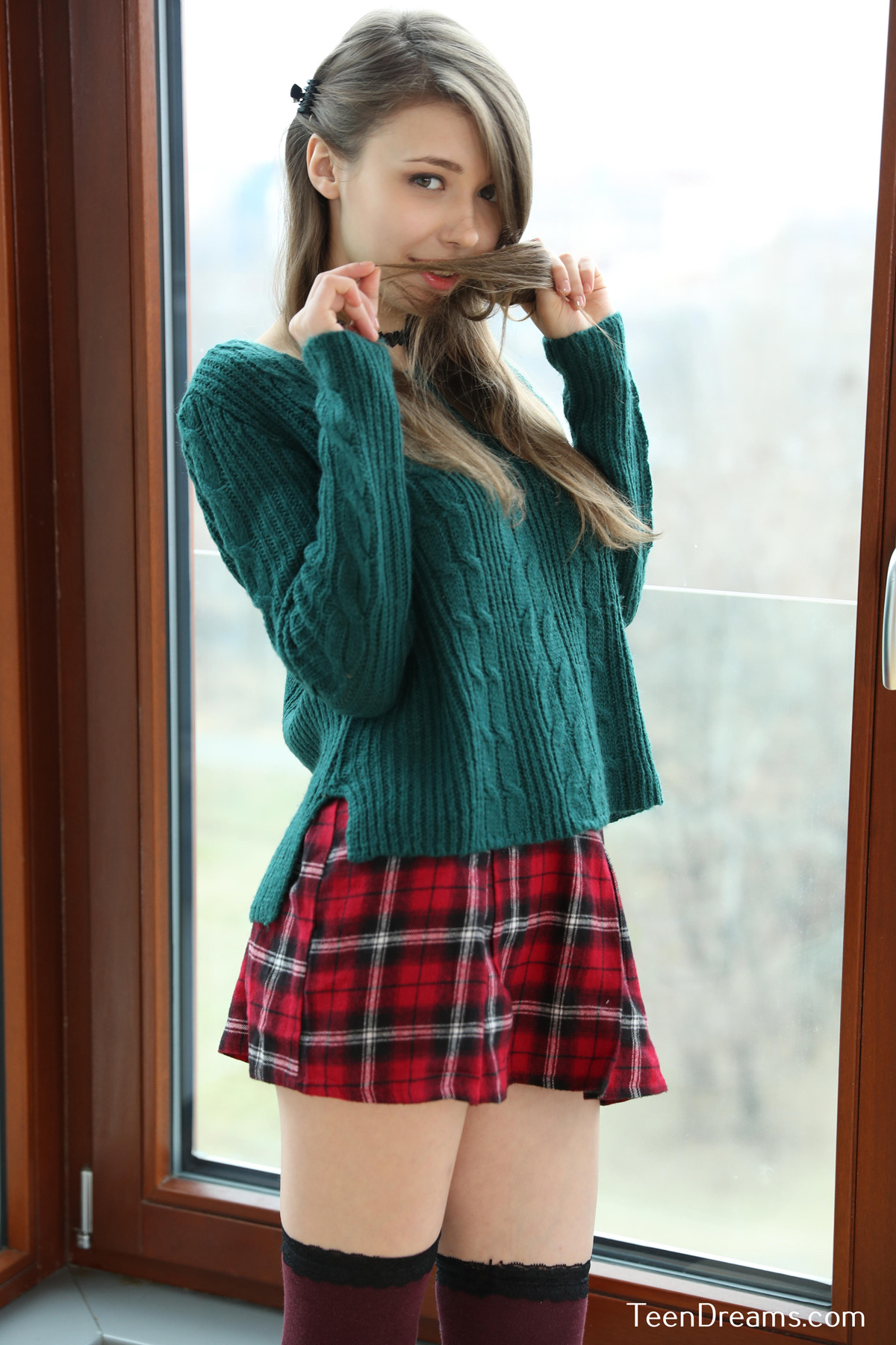 Mila Azul - Mini Skirt and Sweater - picture 01