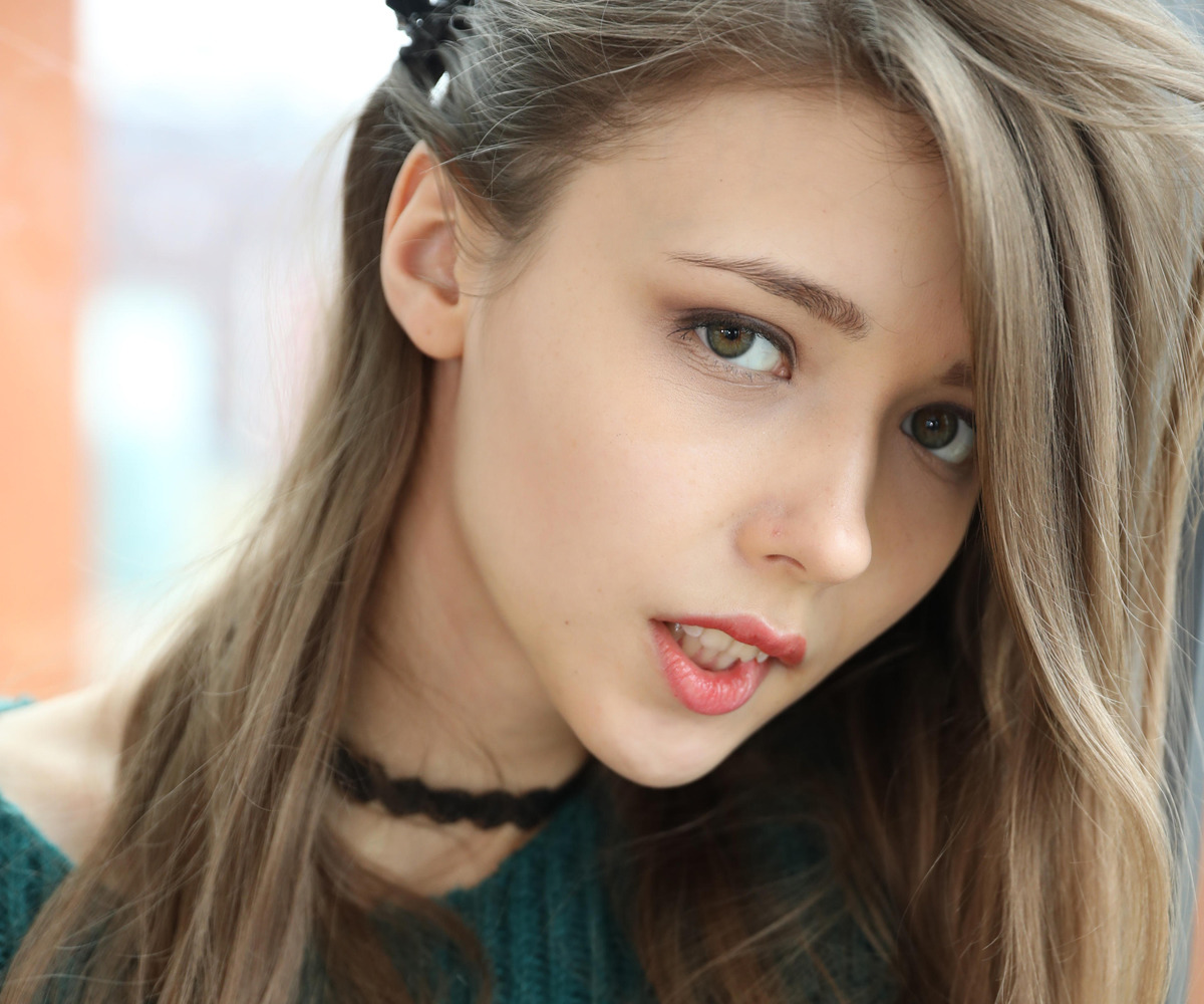 Mila Azul - Mini Skirt and Sweater - picture 06