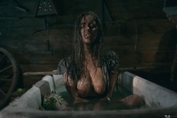 Horny Slut Emily J: Scarecrow IV - pics 03