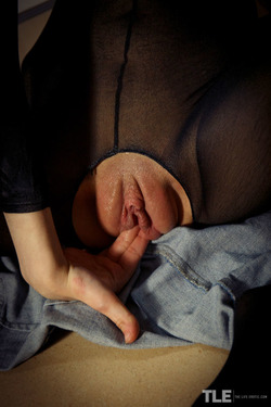 Horny Girl Poppy - Hard Pumping 1 - pics 13