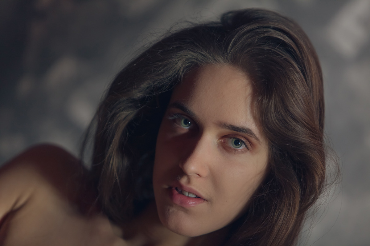 Emily J in Fur and Boots - Mirror 1 - picture 05