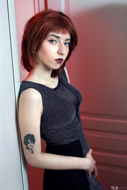 Gothic Glam Marianna - Show Girl - pics 00