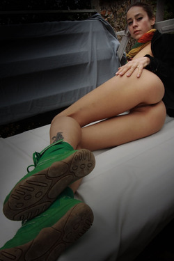 Slender Model Tigra - Hard Nipples - pics 16