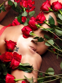 Naked Sexy Girl with Red Roses