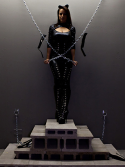 Big Titted Bombshell Nikki Sims in Chains and Black Latex Catsuit