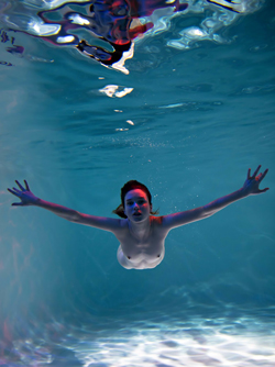 Hazel in Aquarium - Cute girl Underwater in a Swimming Pool