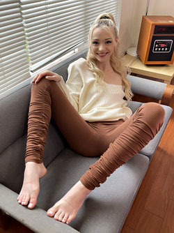 Cecelia Taylor - Posing & Date BTS