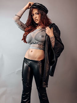 Big Boobs Bombshell Tessa Fowler Wears a Sexy Leather Outfit