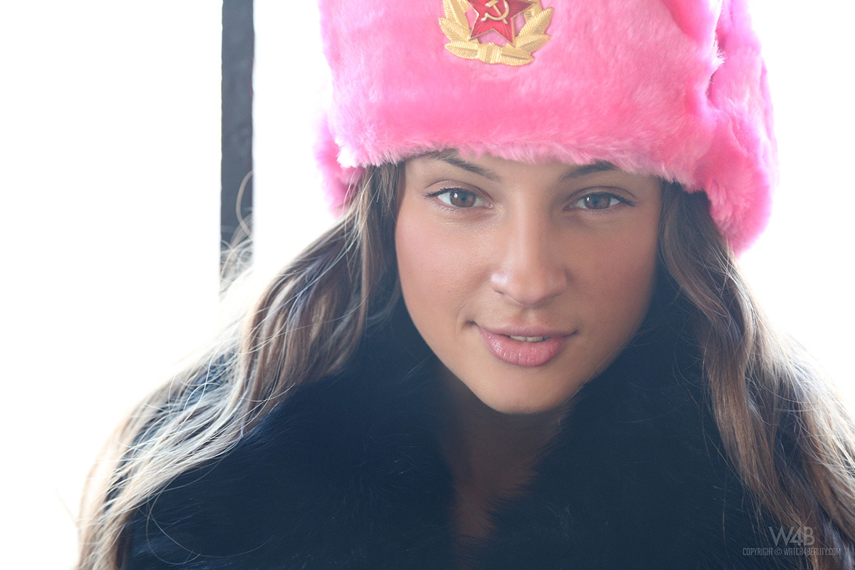 Maria Ryabushkina - Play with Her - picture 01